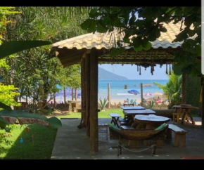 Vila Maanaim praia enseada pé na areia Ubatuba-sp